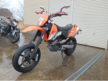     KTM 690 SMC 2009  13