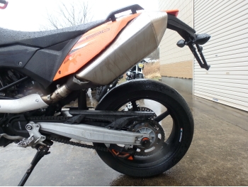     KTM 690 SMC 2009  16