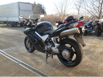     Honda VFR800-2A 2006  11