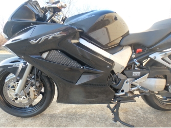     Honda VFR800-2A 2006  15