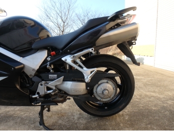     Honda VFR800-2A 2006  16