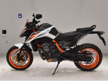     KTM 890 Duke R 2020  1