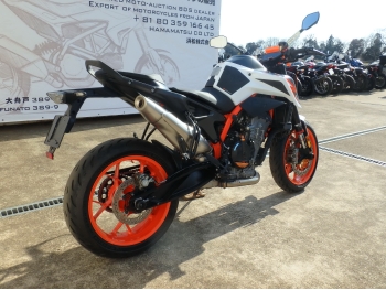     KTM 890 Duke R 2020  9