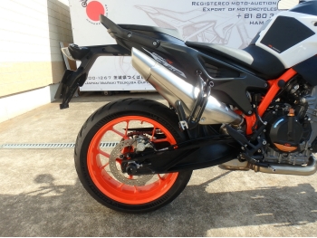     KTM 890 Duke R 2020  17