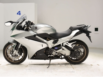 Заказать из Японии мотоцикл Honda VFR800F Interceptor 2015 фото 1