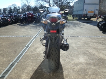     Honda VFR800F Interceptor 2015  10