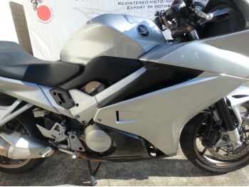     Honda VFR800F Interceptor 2015  18