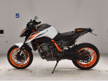     KTM 890 Duke R 2021  1