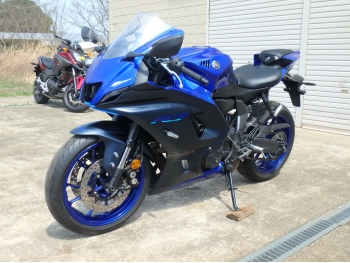     Yamaha YZF-R7 2022  13