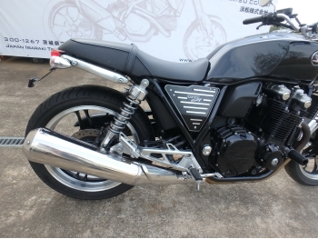     Honda CB1100A 2010  17