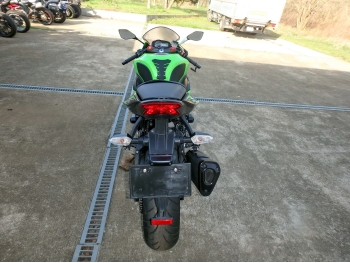     Kawasaki ZX-6RA 2015  10