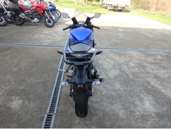     Yamaha YZF-R3 2020  10