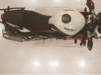 Заказать из Японии мотоцикл Triumph Street Triple R 2017 фото 3