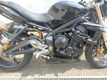     Triumph Street Triple 2009  18
