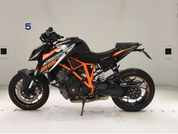     KTM 1290 Super Duke R 2014  1