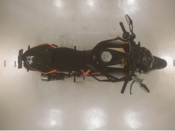     KTM 1290 Super Duke R 2014  3