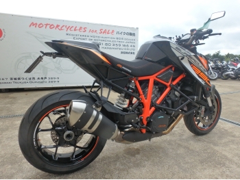     KTM 1290 Super Duke R 2014  9