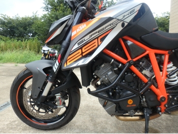     KTM 1290 Super Duke R 2014  14