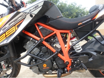     KTM 1290 Super Duke R 2014  15