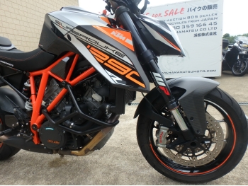     KTM 1290 Super Duke R 2014  19