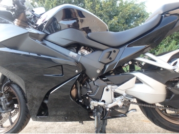     Honda VFR800F Interceptor 2017  10