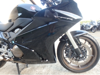     Honda VFR800F Interceptor 2017  14